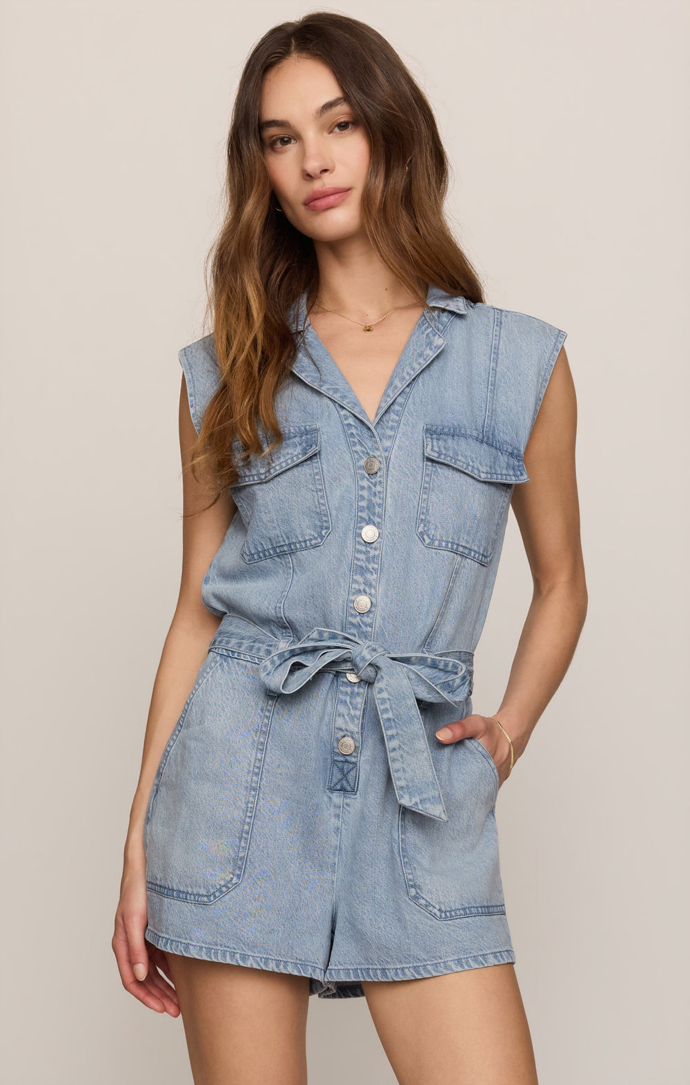 ZS262733_LIV_FRONT